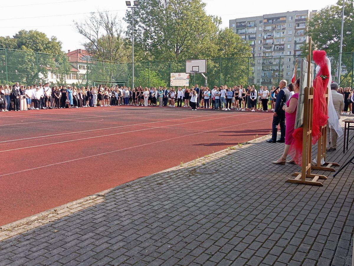 ROZPOCZĘCIE ROKU SZKOLNEGO W PRZEMYSKIM HUFCU PRACY. 6