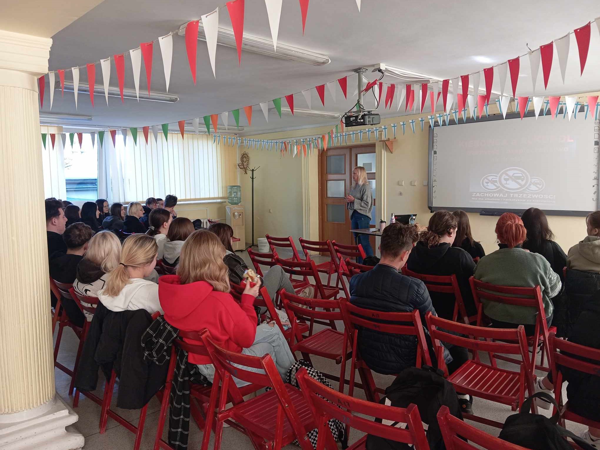 WPŁYW UŻYWEK NA ORGANIZM CZŁOWIEKA REALIZACJA PROGRAMU PROFILAKTYCZNEGO W PRZEMYSKIM HUFCU PRACY2