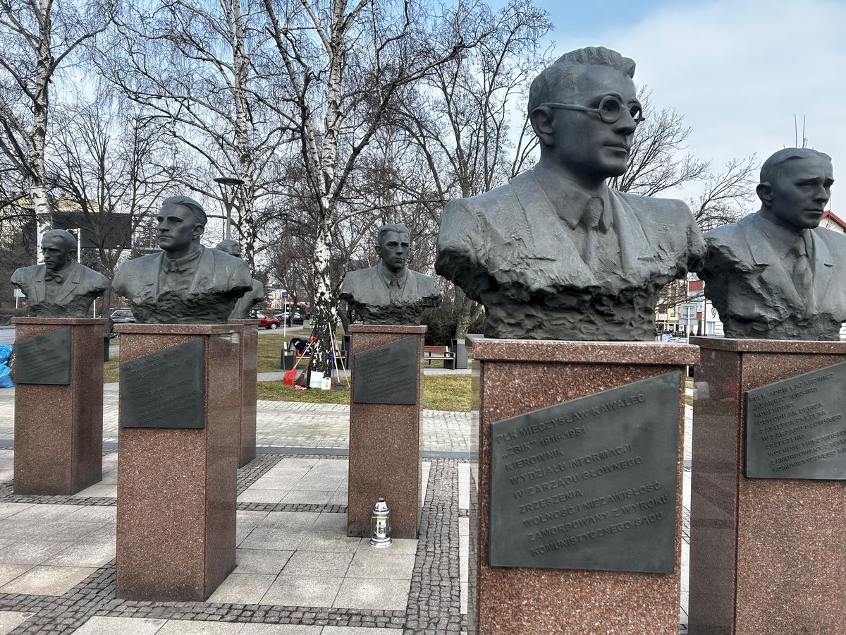 ŻOŁNIERZE WYKLĘCI PRZYWRÓĆMY IM PAMIĘĆ 2