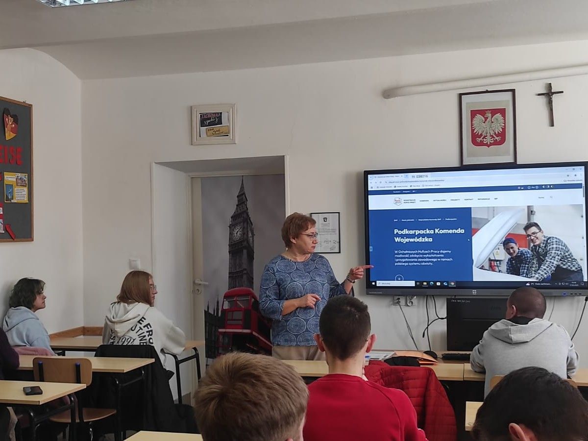 ZAJĘCIA Z TZRECIOKLASISTAMI Z 9 1 HP RZESZÓW 2