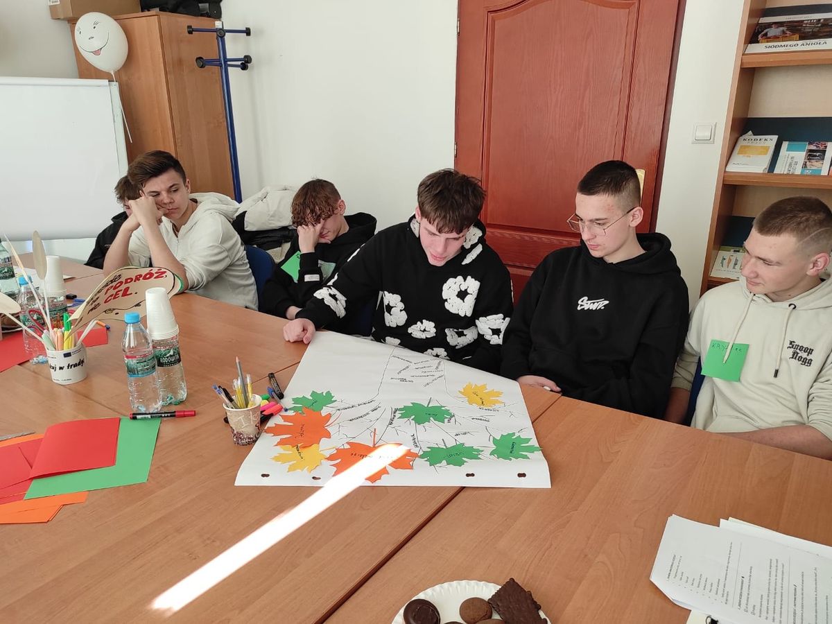 MIĘDZYNARODOWY DZIEŃ SZCZĘŚCIA W KROŚNIE INSPIRACJA DO SZUKANIA SATYSFAKCJI ZAWODOWEJ 3
