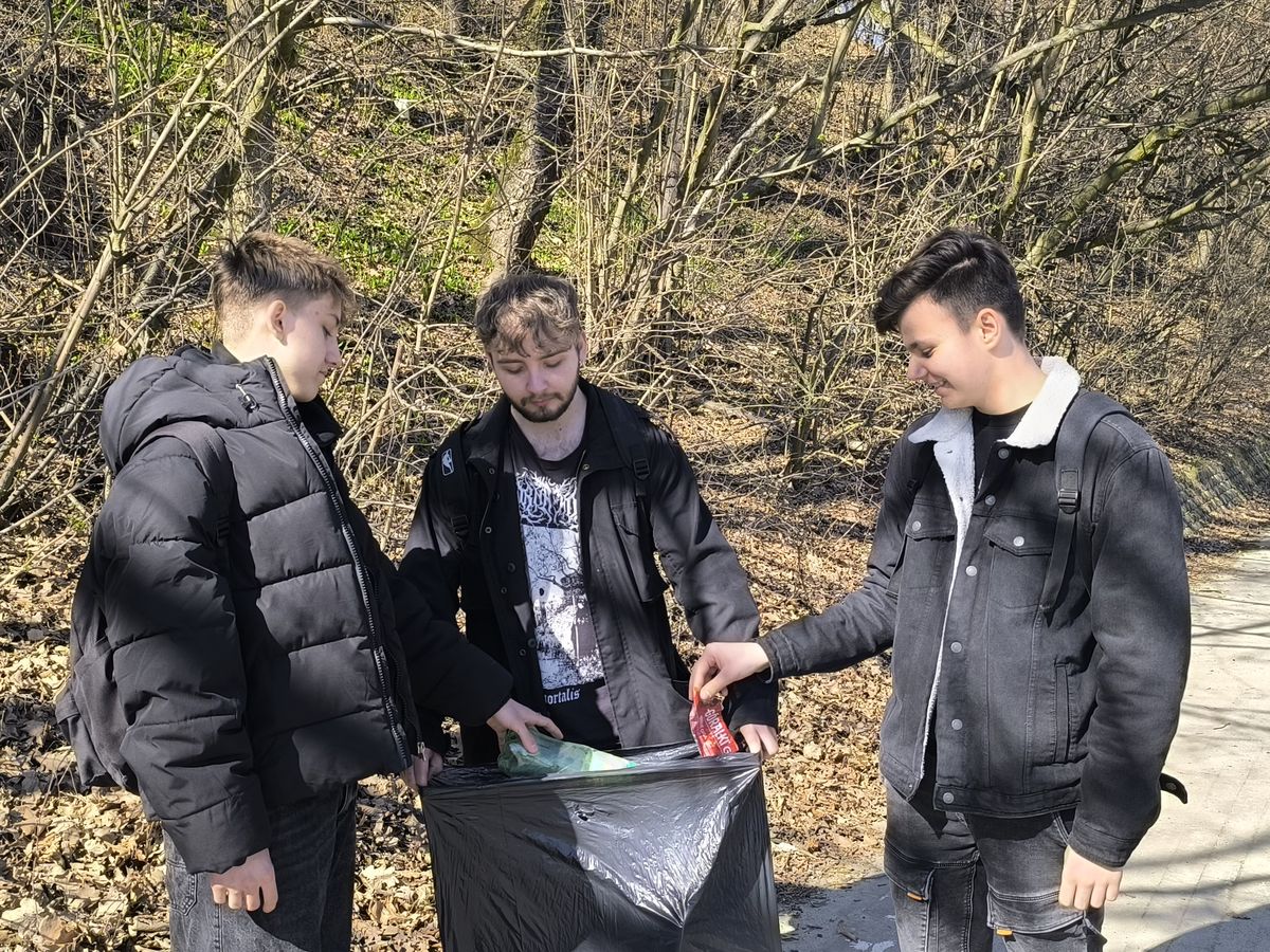 Przywitanie uczestników 9 9 Hufca Pracy w Krośnie z wiosną 3