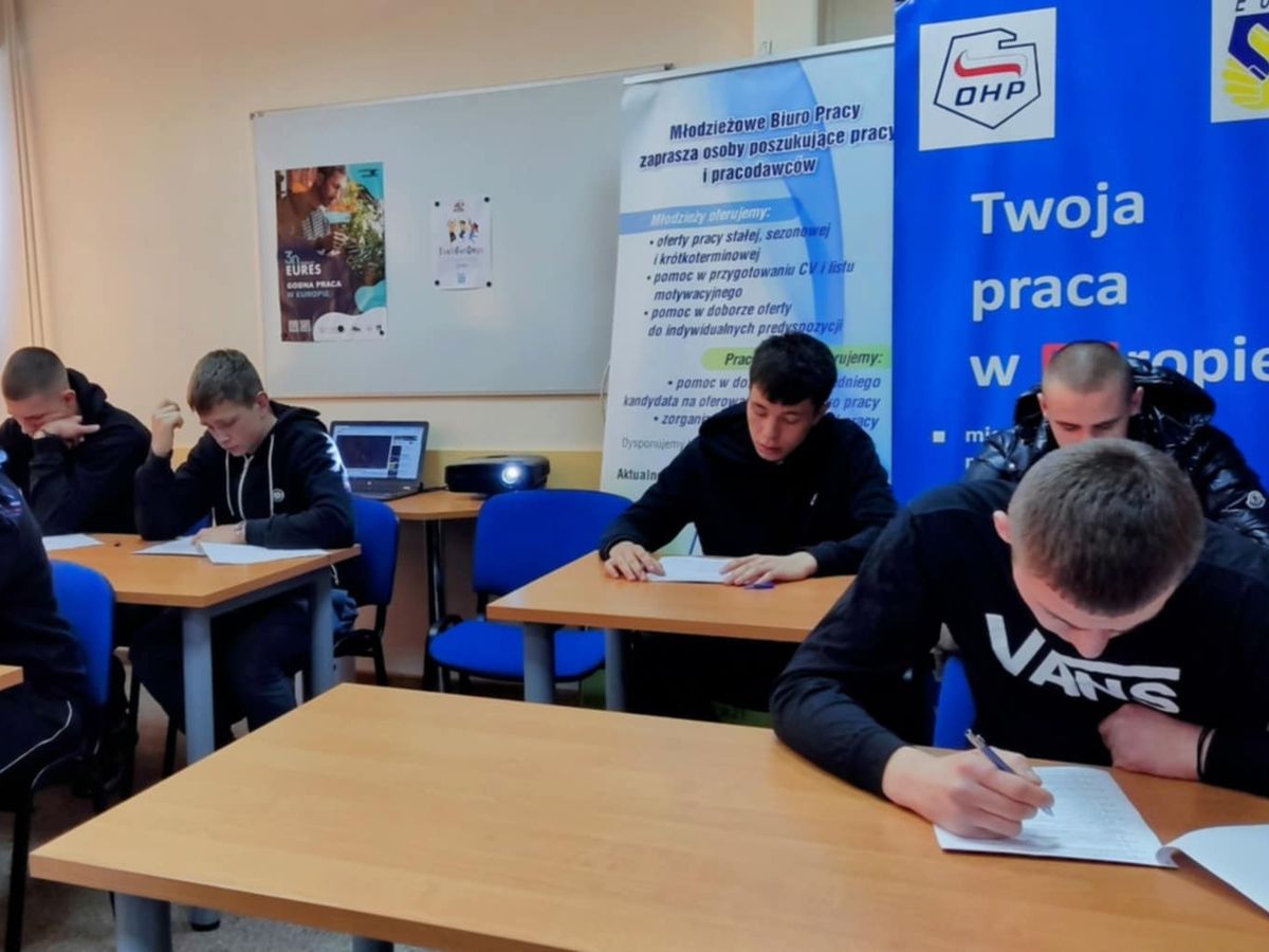 Sprawny w zawodzie rozstrzygniecie etapu lokalnego w 9 15 Hufcu Pracy w Tarnobrzegu 1