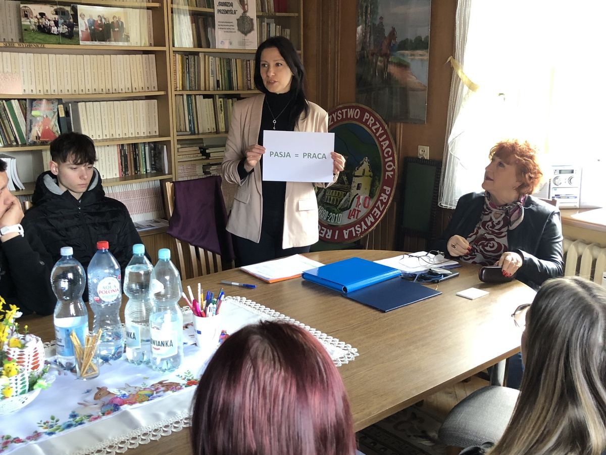 Spotkanie z pasją o pracy pilota wycieczek i planowaniu kariery w Przemyślu 2