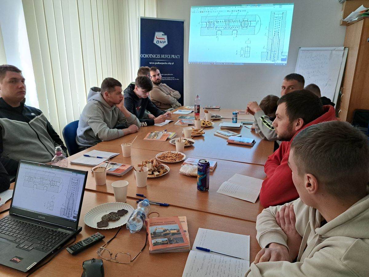 Kurs operatora koparki jednonaczyniowej kl. III Szansą na lepszy start zawodowy 1
