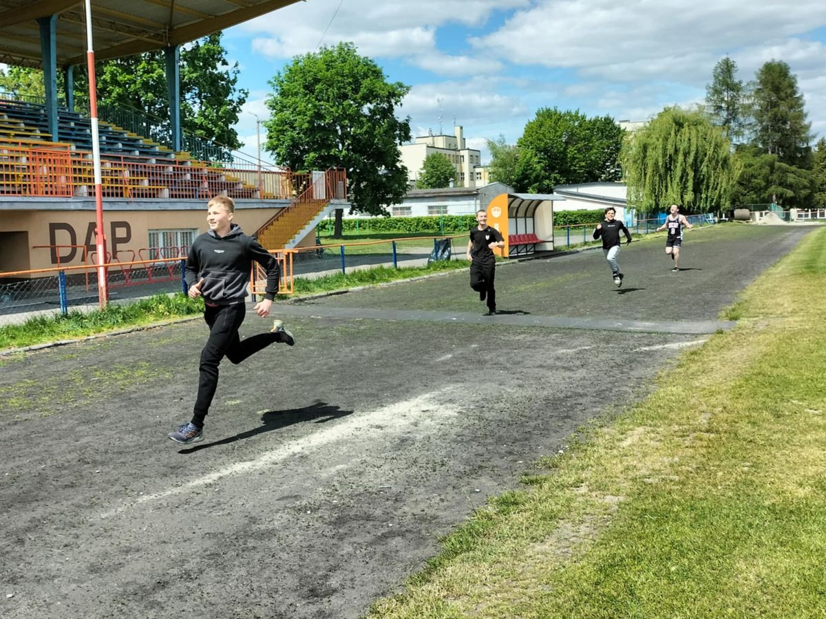 Konkurs wiedzy historycznej i Zawody Sportowo Obronne w Dębicy 4