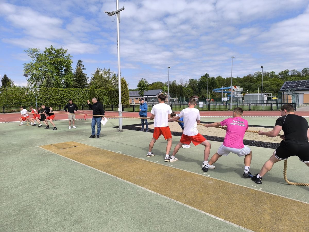 Zawody sportowe w 9 9 Hufcu Pracy Krosno 4