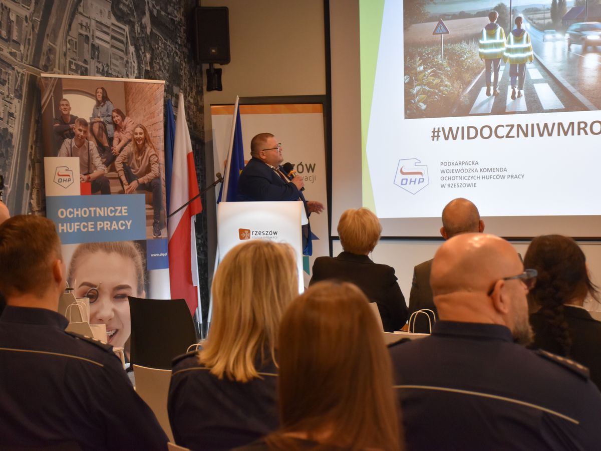 RUSZYŁA KAMPANIA WIDOCZNIWMROKU 4