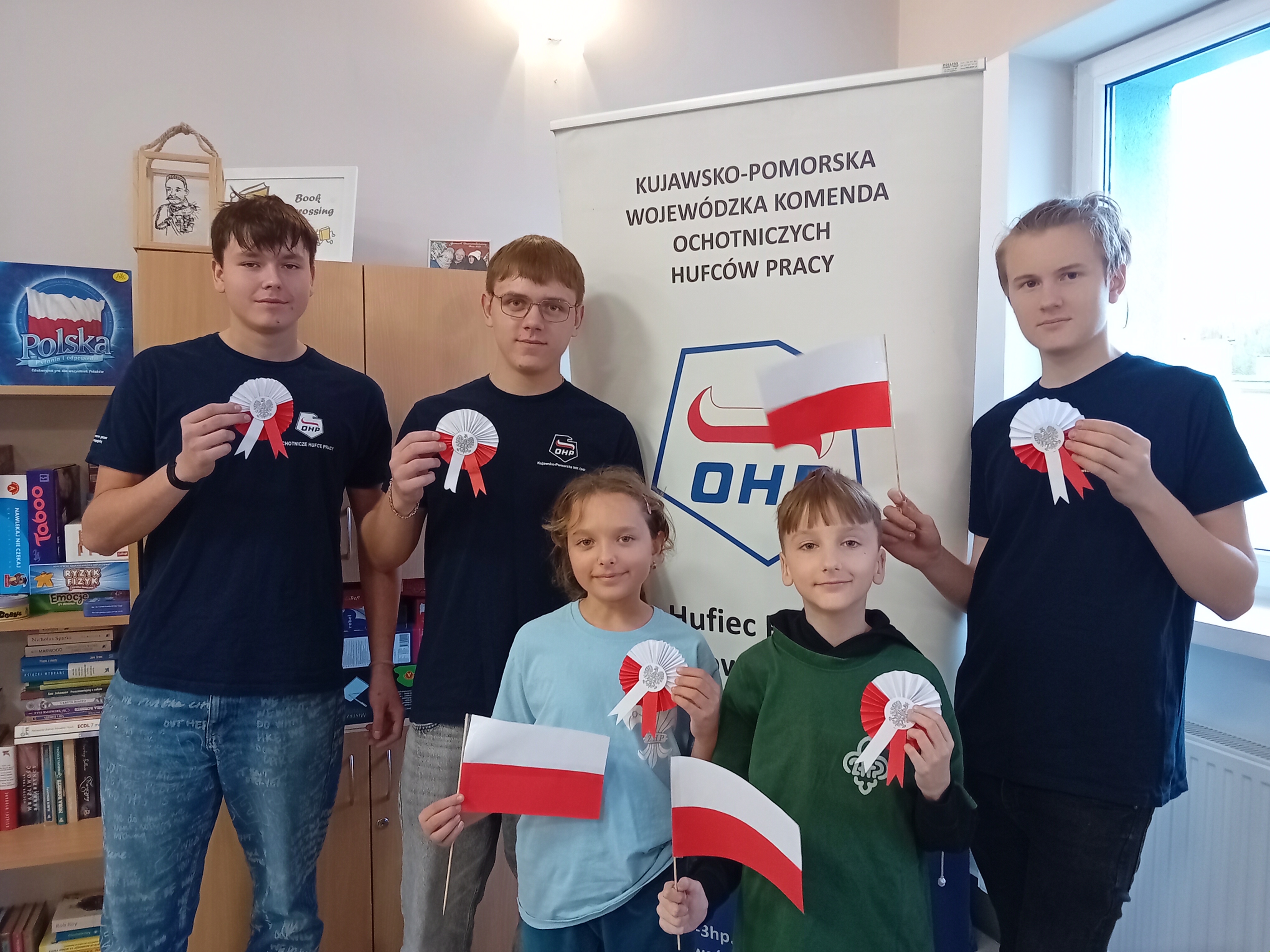 przygotowaniadodnianiepodległościhufiecpracyinowrocławlistopad2.jpg