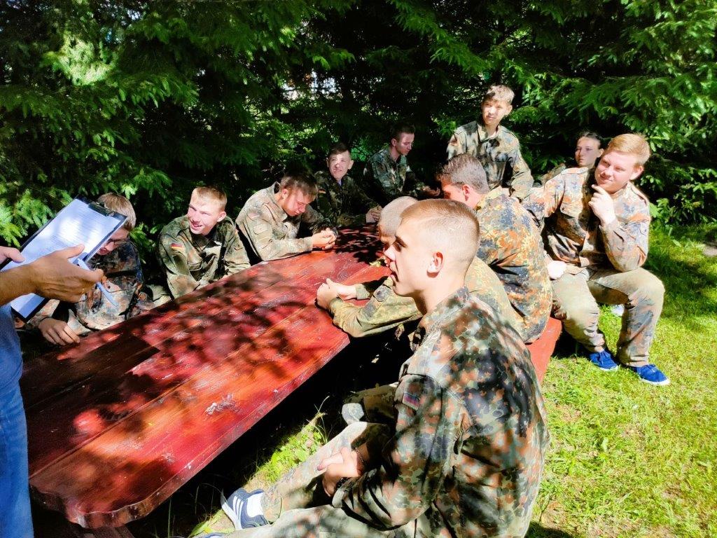 Wasilków: Integracyjna impreza – paintball na zakończenie roku szkolnego