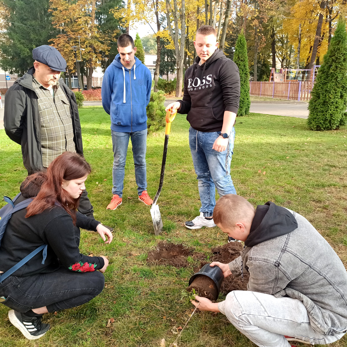 Augustów: Sadzenie Dębu Papieskiego