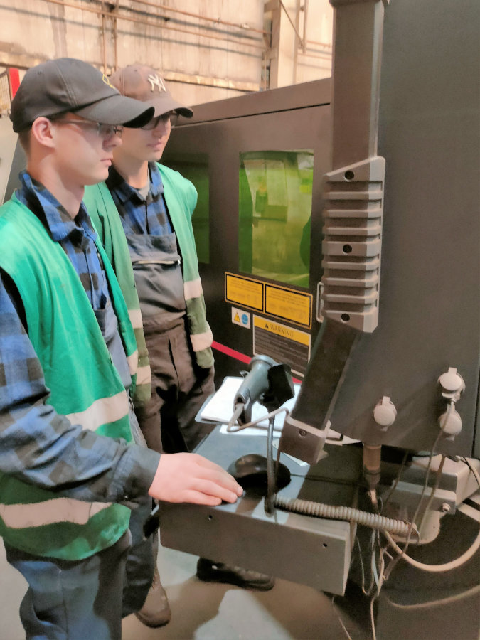 Wasilków: Uczestnicy OHP na szkoleniu zawodowym w Metal-Fach w Sokółce