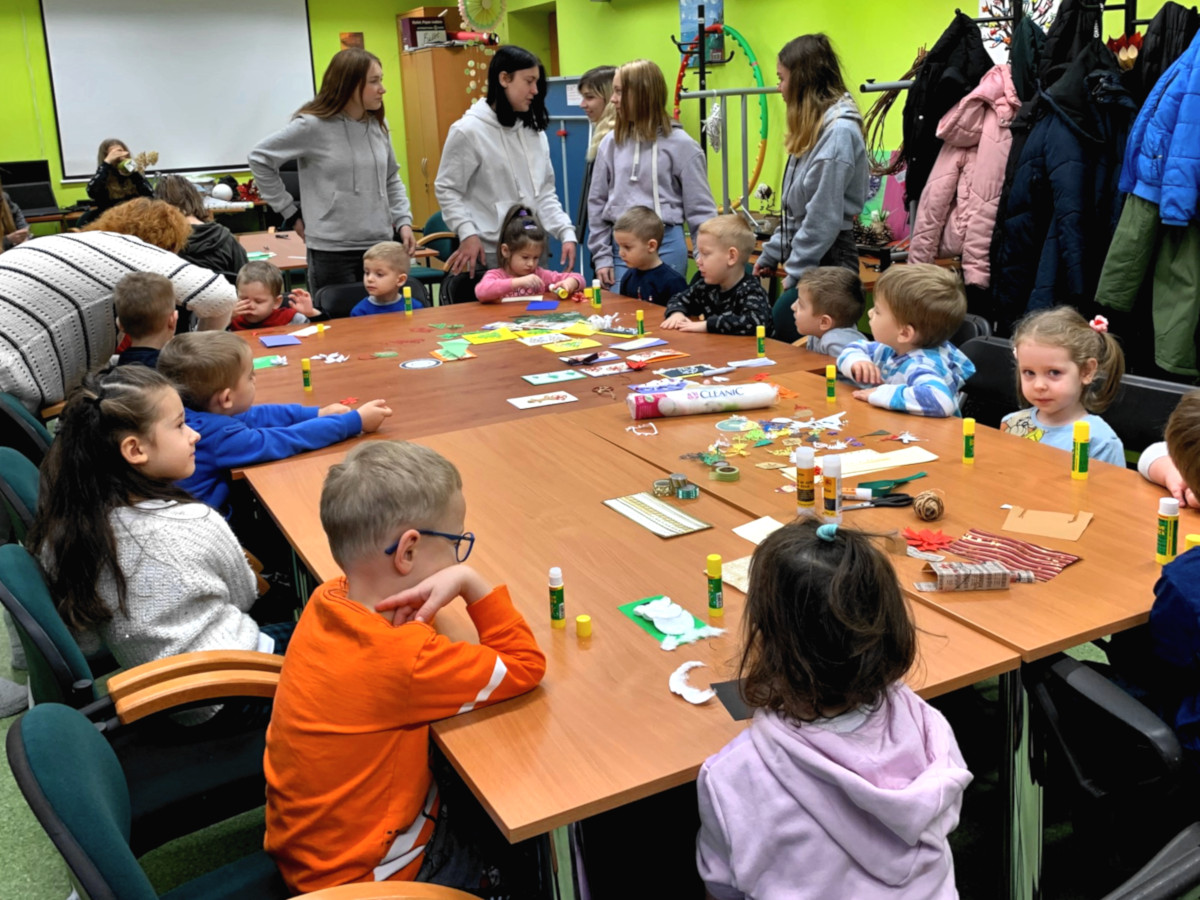 Zambrów: Kartki Bożonarodzeniowe z przedszkolakami