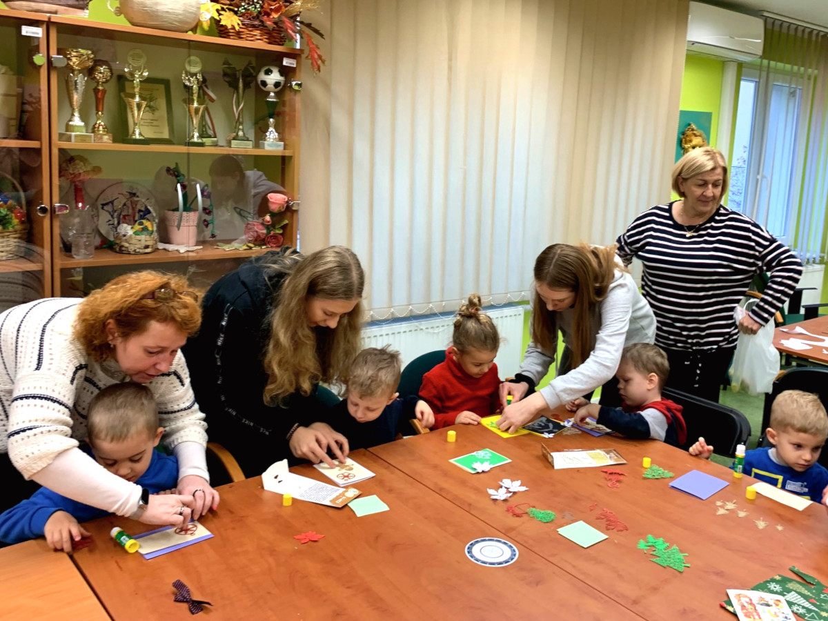 Zambrów: Kartki Bożonarodzeniowe z przedszkolakami