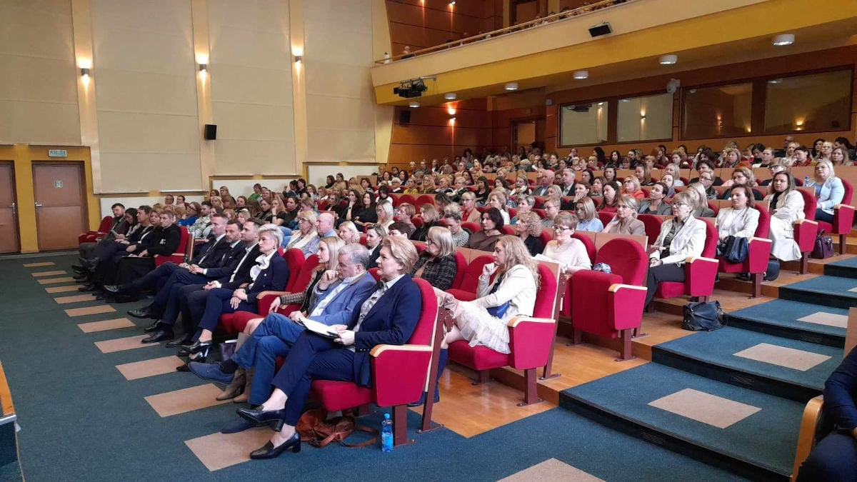 Białystok: Konferencja pt. „Followersi - zniewoleni czy wolni?”