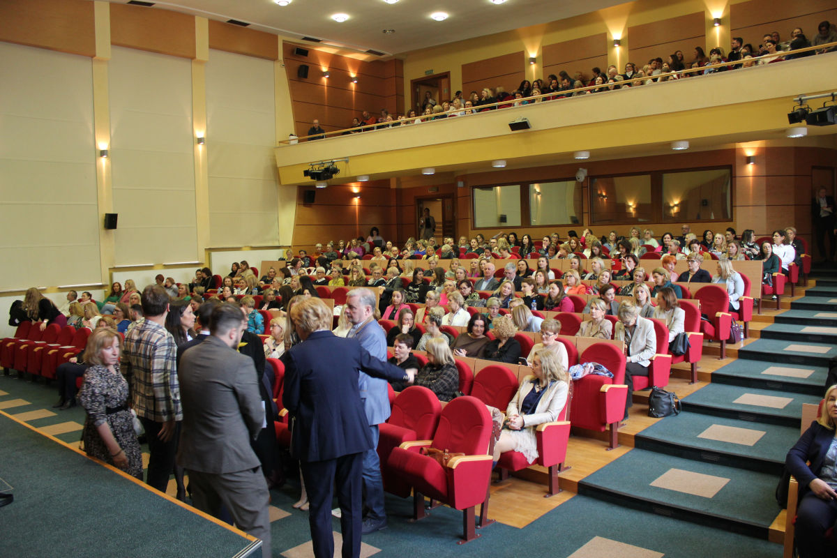 Białystok: Konferencja pt. „Followersi - zniewoleni czy wolni?”