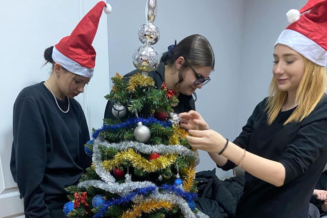 Augustów: Ubieranie hufcowej choinki.