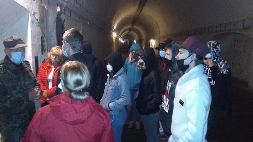 Zdjęcie 6. Zasłuchani w historię Bunkru w Konewce
