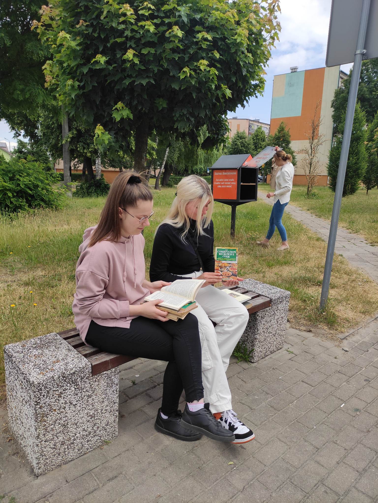 podziel się ksiązką 3